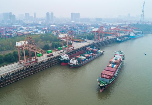 内贸水运里河运和海运的区别？？？？