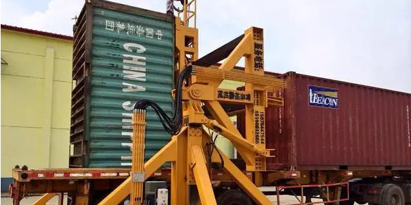 内贸粮食运输，，，，，散装船与海运集装箱船价钱比照