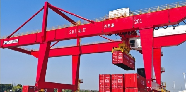 丹阳港，，，，，镇江最大的内河集装箱码头