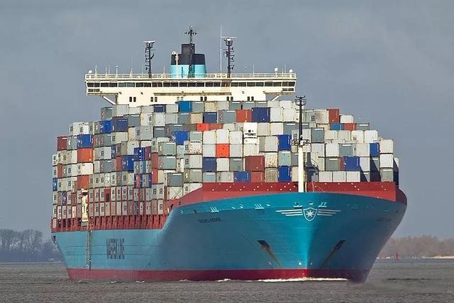 散货船“跨界”运集装箱，，，，，，靠谱吗？？？？？